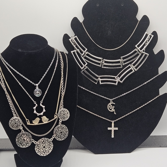 9 Silver Tone Necklaces Vintage to Modern Fashion Adjustable Layered Variety Mix - Picture 6 of 8